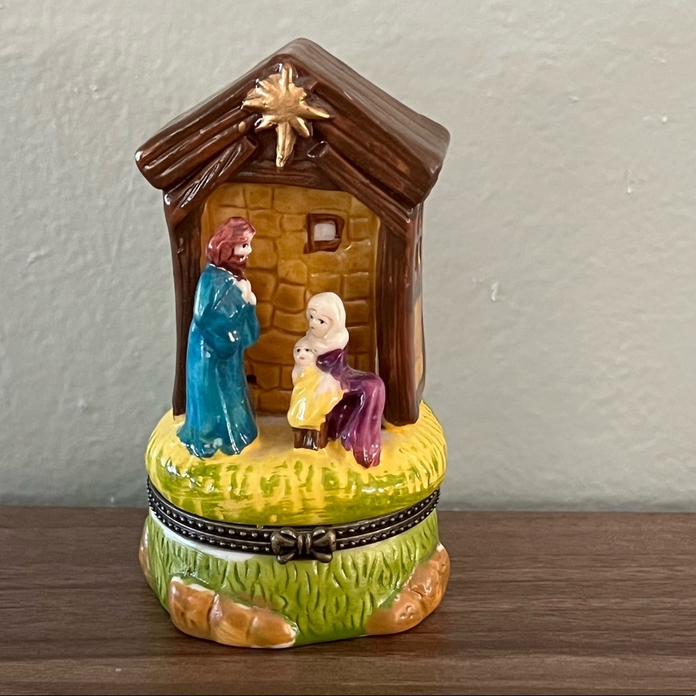 Christmas Manger Trinket Box